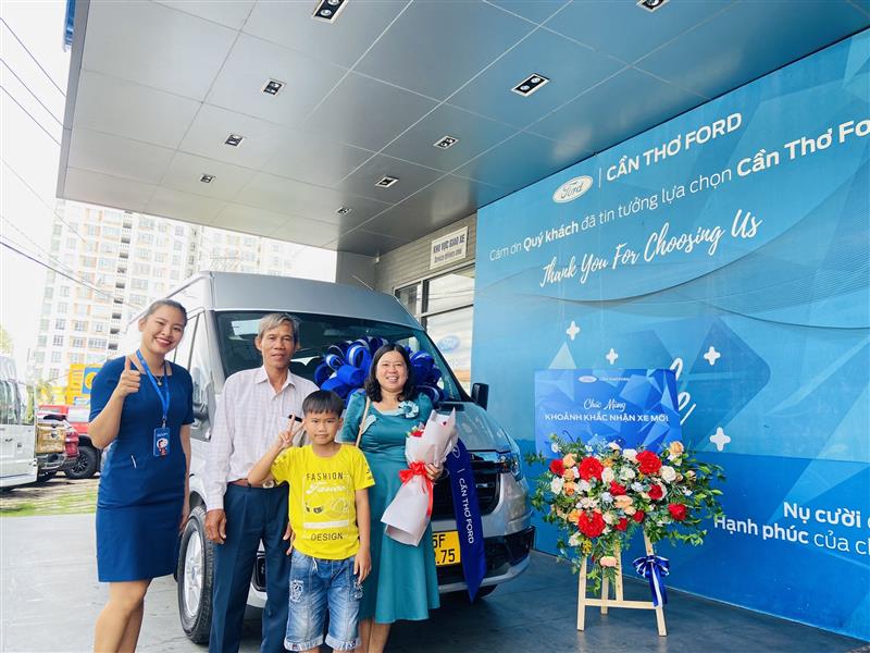 Ford Transit bạc về Vĩnh Thạnh Cần Thơ